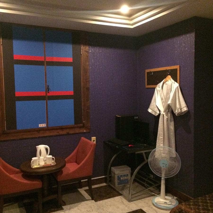 Romance Hotel ชองจู ภายนอก รูปภาพ